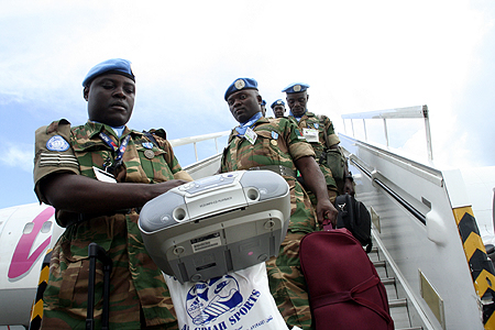 soldier3 Soldiers coming out of the United Nations Russian chartered plane
