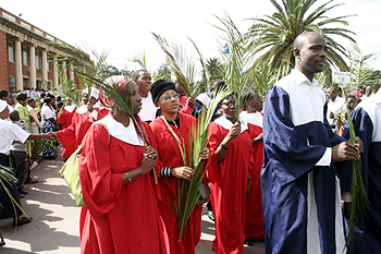 palm7 Christians walking during palm sunday
