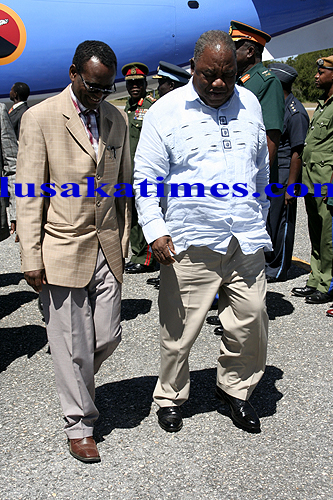 rb_at_ca5 Vice president George Kunda and President Banda at Lusaka city airport after Mr Banda arrived from Livingstone
