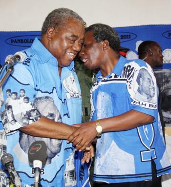 FLASHBACK: Happy days together, Mike Mulongoti sharing a light moment with former president Rupiah Banda FLASHBACK: Happy days together, Mike Mulongoti sharing a light moment with former president Rupiah Banda