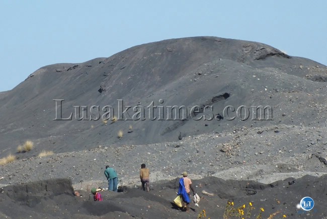 People scavenging for scrap metals from mine dumps in Kabwe. We all know that Kabwe mine and the nearby soils are highly polluted with the toxic metal lead. I am sure ZCCM-IH knows about these people but is not doing anything to protect their property as well as the environment. By LT blogger