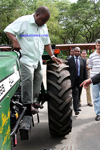 libyandonation2 PRESIDENT Rupiah Banda after driving one of the tractors donated by the Libyan government. This was at State House during a hand over ceremony