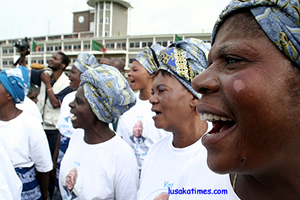 mmd_cadres MMD cadres singing for President Rupiah Banda before left for Libya at Lusaka international airport