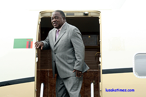 rb_off_to_lybya PRESIDENT Rupiah Banda boarding the Presidential challenger plane before he left for Libya at Lusaka international airport