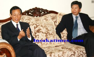 Special representative of the Chinese government on African affairs ambassador Liu Guijin (left) and Chinese embassy Charge’ d’ affairs Wang Ni speaking to journalists during a press briefing in Lusaka