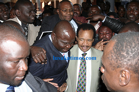Security officers trying to fend off sympathisers from Dr Chiluba after he was acquitted from theft charges