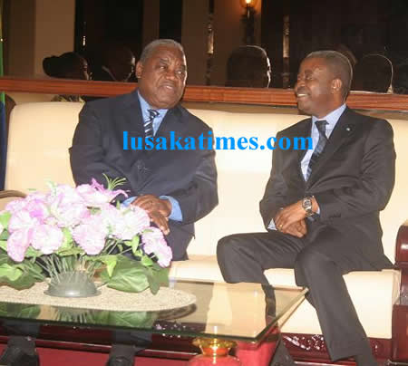 President Rupiah Banda with Democratic Republic of Congo Prime minister Adolphe Muzitu at Ndjili international airpot in Kinshasa