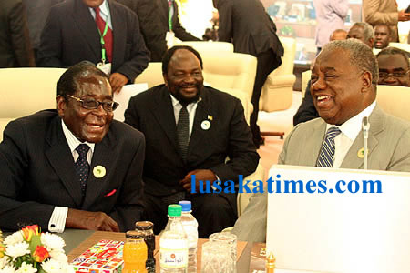 President Rupiah Banda (R)