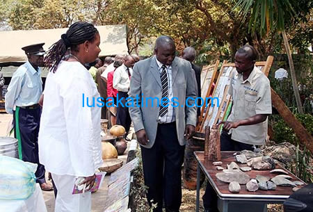 Nothern province minister John Chinyanta inspect gem stones during the World Tourism day commemoration in Kasama