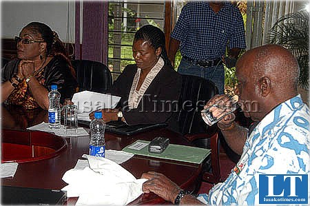 Dr Kenneth kaunda 'cools off' during a meeting with tourism minister Catherine Namugala and deputy Vera Tembo on environmental management in Zambia