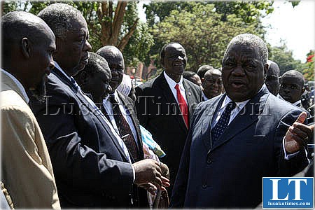 President Banda talks to All People's Congress party president Kenneth ngondo President Banda talks to All People's Congress party president Kenneth ngondo