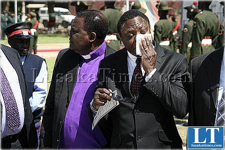 Some permanent secretaries waiting in the hot summer sun to shake President Banda's hand at the freedom statue