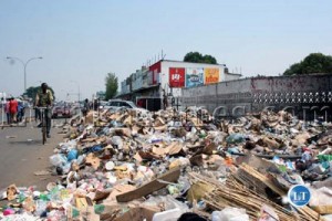 FILE: A heap of garbbage along Lumumba road in Lusaka.