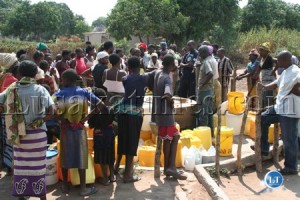 Chibolya compound women residents gathered at the borehole to find solution to the water problem that has hit Itezhi-Tezhi district - Copy