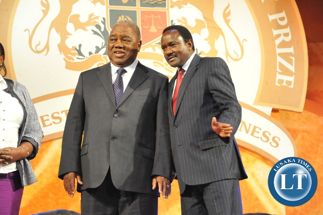President Banda with Kenyan Prime Minister Kalonzo Musyoka President Banda with Kenyan Prime Minister Kalonzo Musyoka