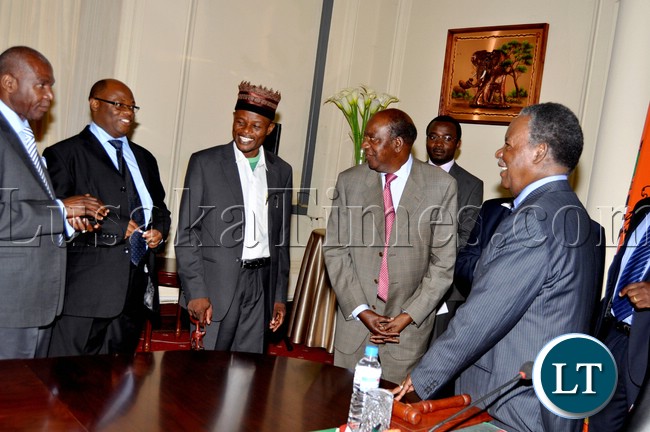 L-R: Northen province minister Gerry Chanda, Northern province permanent secretary Hlobotha Nkunika, Chief Munkonge, Finance minister Alexander Chikwanda and President Sata at State House after a closed door meeting with Chiefs from Muchinga Province -Picture by THOMAS NSAMA L-R: Northen province minister Gerry Chanda, Northern province permanent secretary Hlobotha Nkunika, Chief Munkonge, Finance minister Alexander Chikwanda and President Sata at State House after a closed door meeting with Chiefs from Muchinga Province -Picture by THOMAS NSAMA