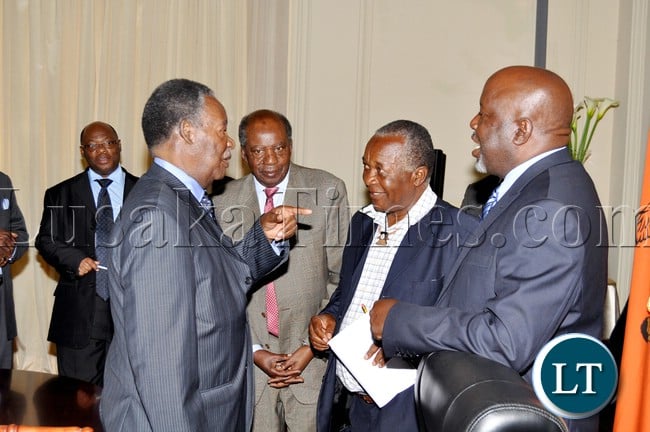 President Sata with Chief Luchembe (r), Chief Mukwikile (second from right) , Finance minister Alexander Chikwanda and Chief Munkonge at State House after a closed door meeting with Chiefs from Muchinga Province -Picture by THOMAS NSAMA President Sata with Chief Luchembe (r), Chief Mukwikile (second from right) , Finance minister Alexander Chikwanda and Chief Munkonge at State House after a closed door meeting with Chiefs from Muchinga Province -Picture by THOMAS NSAMA