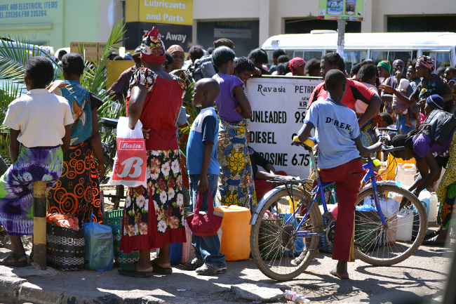 People in Lusaka queuing up for paraffin