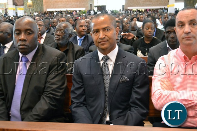 Democratic Republic of Congo Katanga Governor Moses Katumbi (centre)