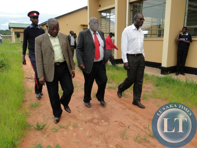 nformation Minister Mwansa Kapeya ( l ) with newly appointed Muchinga Permanent Secretary Dr. Bwalya Ngándu ( r ) and Isoka DC ( C ) inspecting the K15 million Skills Training Institute in Isoka District in Muchinga Province whose construction has just been completed.