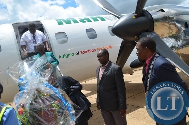 Mahogany Airline chief executive officer Jim Belemu (far left), Livingstone Town Clerk Vivian Chikoti (next to him), Livingstone District Commissioner Omar Munsanje (second from far right) and Livingstone Mayor Aggrey Njekwa (far right).