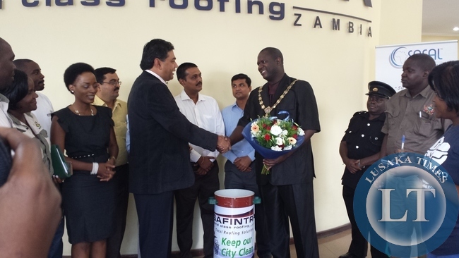 Safintra Zambia donated bins to the Lusaka City Council in support of the Keep Lusaka Clean campaign, as part of its CSR initiative. Safintra Zambia , through its Director Mr Sandeep Kaushik, is committed to help reduce litter and waste in the city the LCC’s campaign by pledging to donate up to 500 bins by the end of the year. Receiving the bins is LCC mayor, Mr Daniel Chisenga.