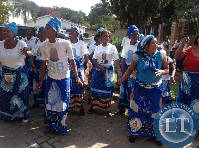 MMD choir led by former Kasenengwa MP Victoria Kalima give solidarity before the NEC meeting
