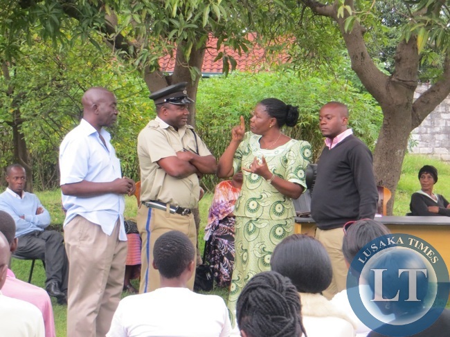 President Nawakwi telling off the police officer in charge who came to disrupt the FDD meeting to leave the FDD Offices President Nawakwi telling off the police officer in charge who came to disrupt the FDD meeting to leave the FDD Offices