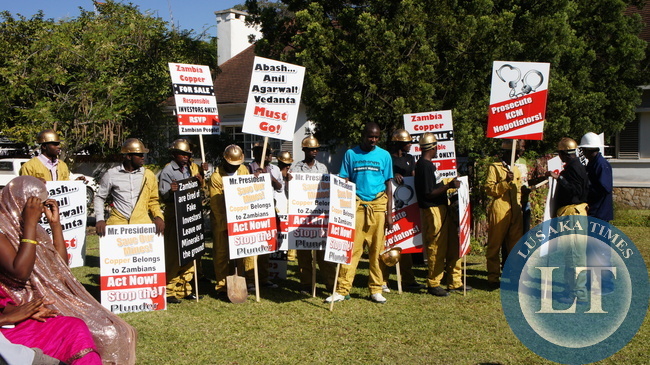 People protesting against Vedanta