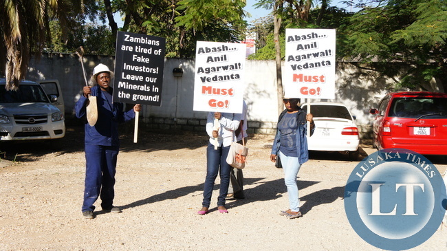People protesting against Vedanta