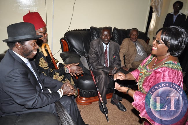 Chief Chewe, Chief Chimbuka, Chief Nkweto and Chief Mukwikile with First Lady Dr Christine Kaseba when she paid a courtesy call on them at the Provincial Administrations offices in Muchinga province. Dr Kaseba is in Chinsali for Teachers/ Community Leaders / Pupils Mentorship Training programme on August 13, 2014 -Picture by THOMAS NSAMA