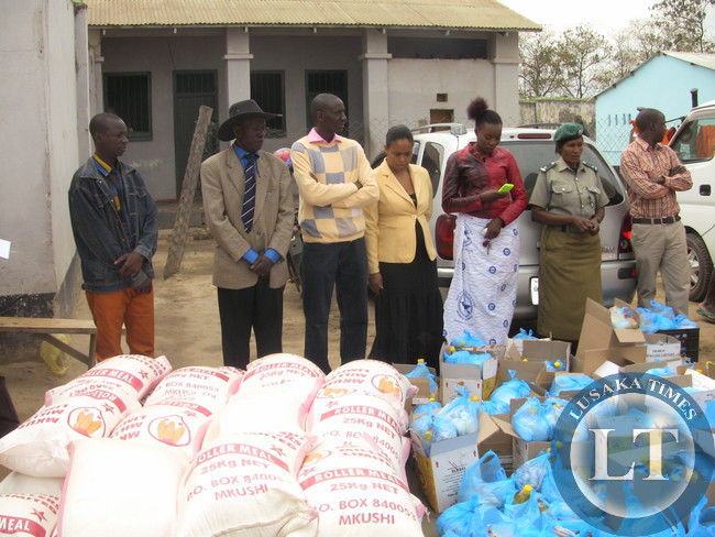 Sunshine super market in Mkushi donated detergents and food stuffs to Mkushi prison inmates.Receiving the donation was Mkushi DC luka Mwamba