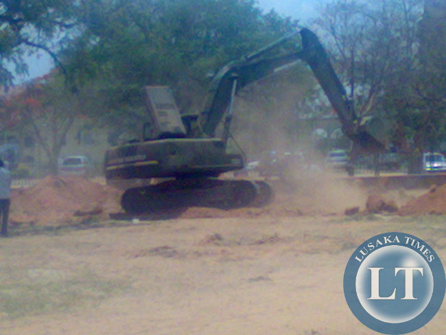 Preparations on the resting place of our beloved president commences at the embassy Park - Sent by LT blogger