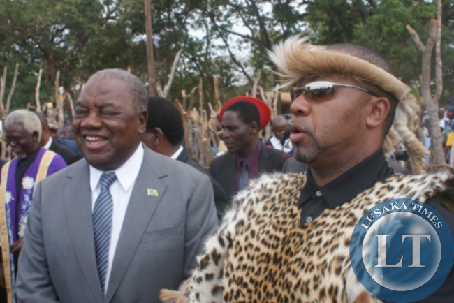 Former Zambian President Rupiah Bandawith Malawian Vice-President Saulos Chilima