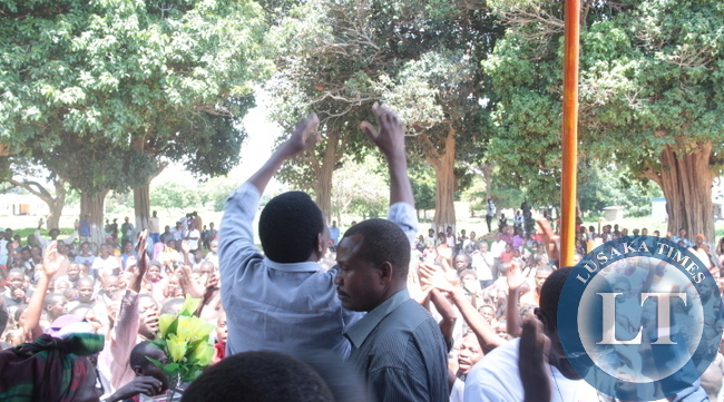HH addressing a rally in Chilubi