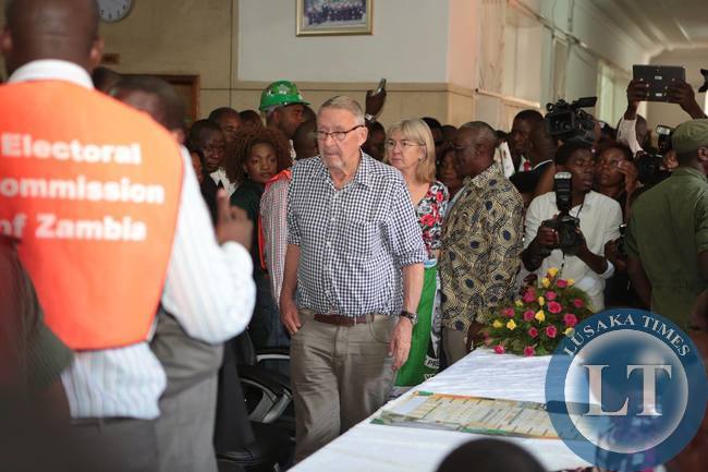 Guy Scott and Wife at the High Court during nomination filling