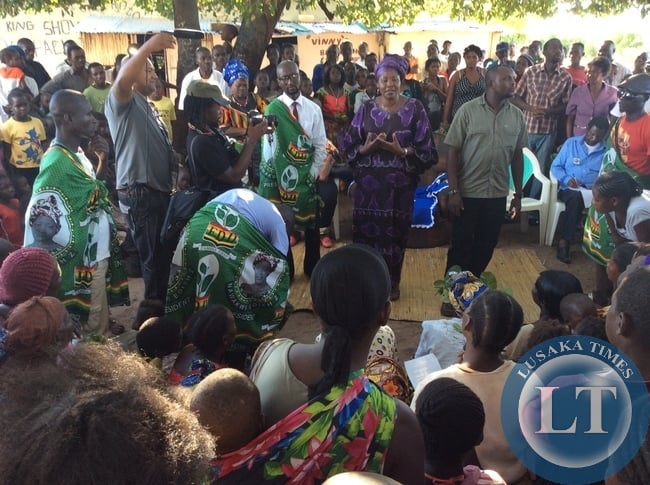 Nawakwi meeting FDD members in Mongu