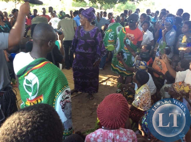 Nawakwi meeting FDD members in Mongu