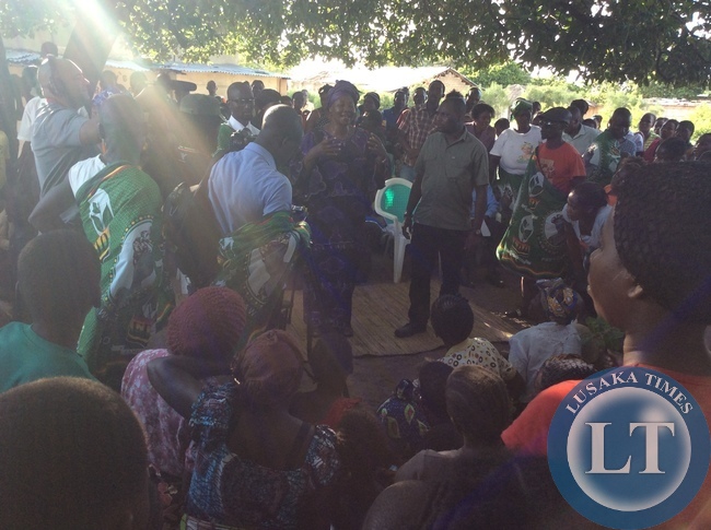 Nawakwi meeting FDD members in Mongu