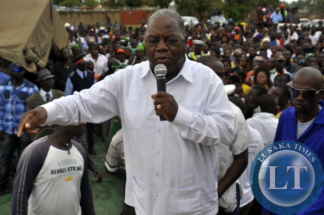 Former president Rupiah Banda makes a speech during a political rally with Edgar Lungu in Katete