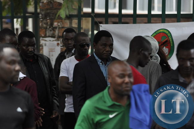 UPND leader Hakainde Hichilema mobbed by supporters in the Lusaka business dirtsict