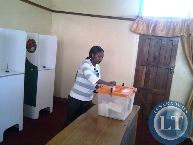 Voters voting for the new Republican president at Kaumbwe Polling station in Chipata