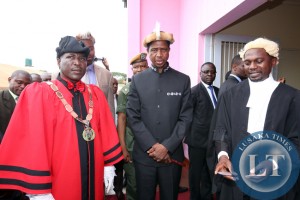 Chipata Mayor Mr Jealous Phiri with President Edgar Lungu Honourary Freeman of the Chipata and Chipata Town Clerk Mr Davies Musenge on Friday 27-02-2015. PICTURE .BY EDDIE MWANALEZA/STATEHOUSE.