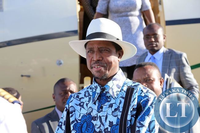 President Edgar Lungu arrive at Kk international l airport in Lusaka .