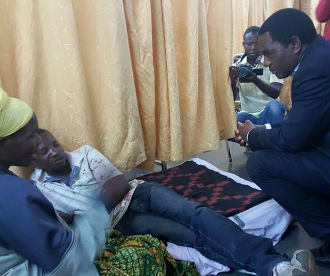 HH and his team at UTH visiting patients