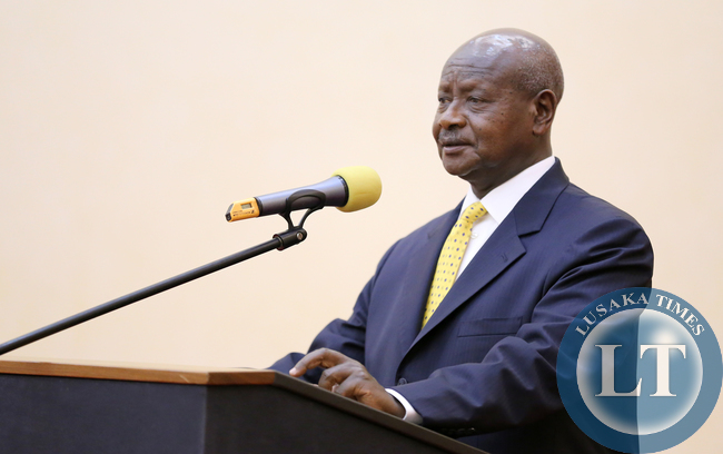 Museveni addresses Dinner guests at Entebbe statehouse