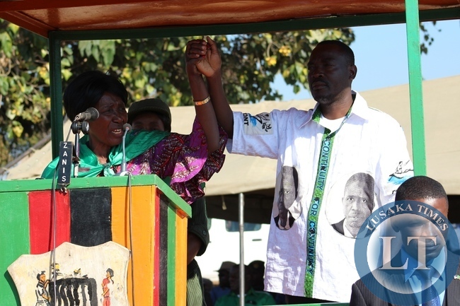 Vice President Inonge Wina Showing PF candidate Anthony Kasandwe to the people of Katanshya Ward in Bangweulu Constituency in Samfya during the campaign rally
