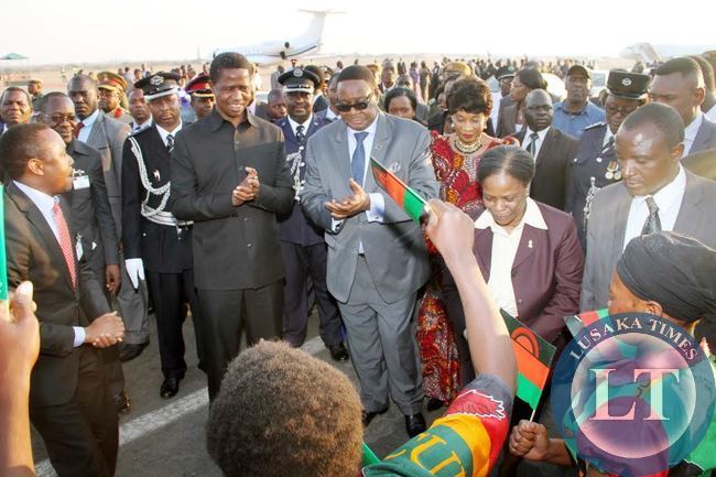 Malawi President Prof Peter Mutharika with Malawi First Lady Gertrude Mutharika with President Lungu and First Lady Esther Lungubeing entertained by traditional dancers on arrival at Kenneth Kaunda International Airport -Pictures by THOMAS NSAMA