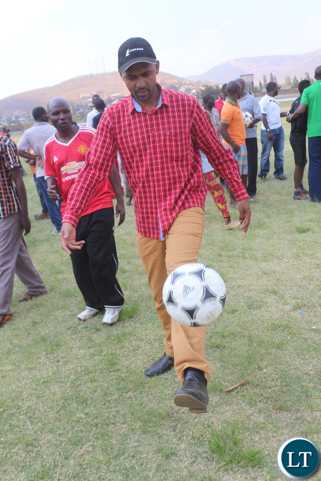 Minister of Youth and Sport Vincent Mwale showing his juggling skills when he passed to deliver a talk of encouragement during the Airtel Talents Search at Eastern Province Chipata David Kaunda stadium on Saturday, Septembet 26th