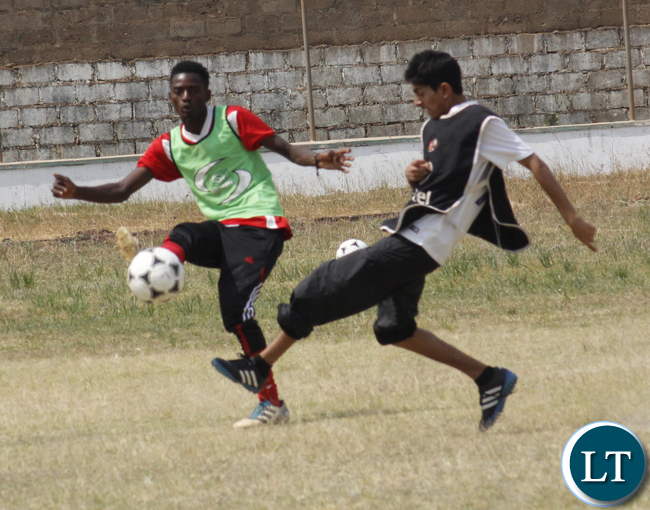 Airtel Talent Search hopefull Chongololo Secondary school pupil Youssuff Msa trying to beat his opponent